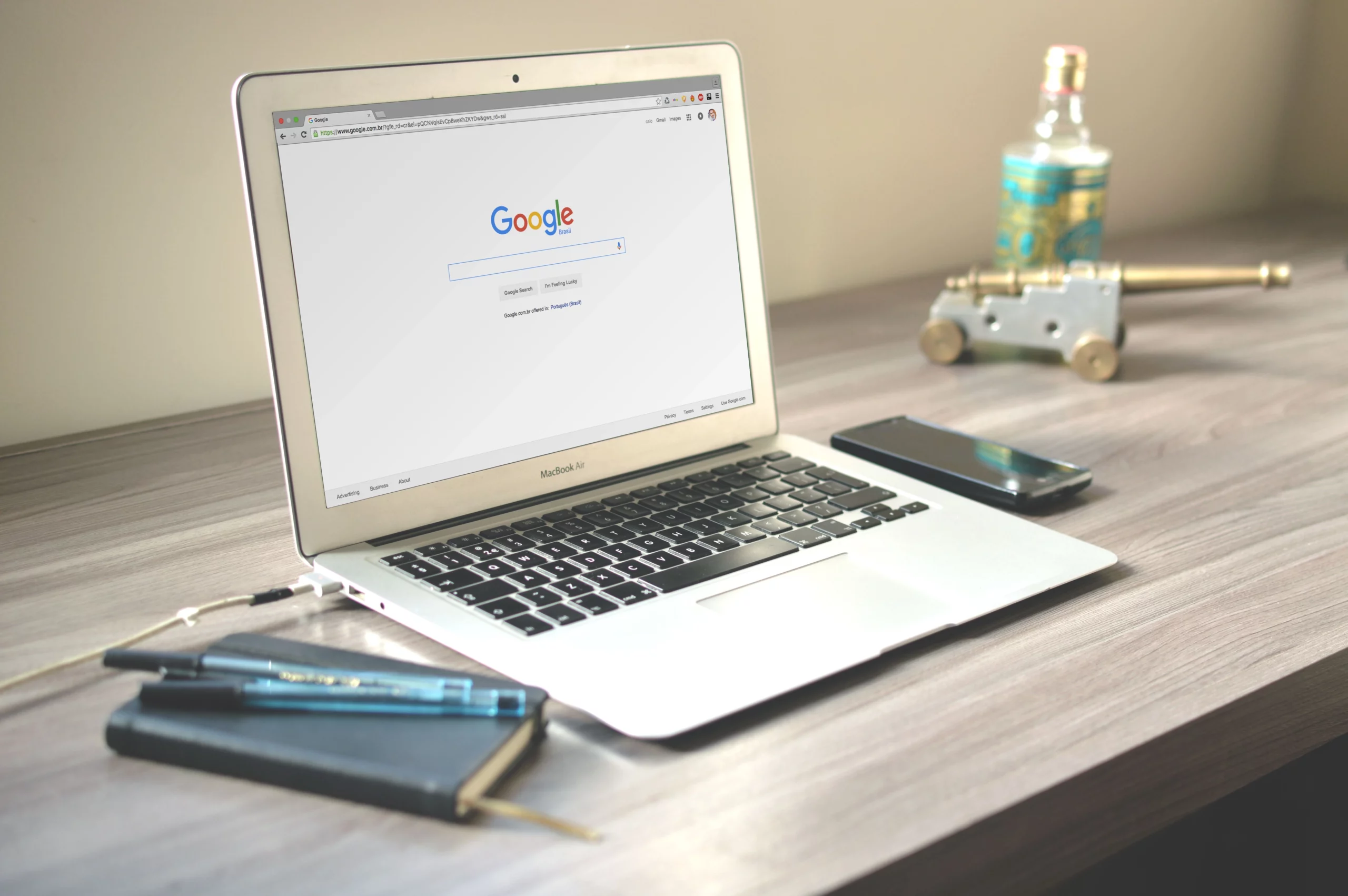 Organisation d'une prospection B2B et gestion des adresses e-mail professionnelles